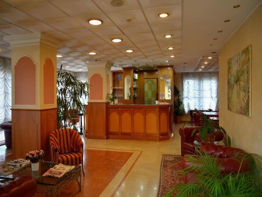 Hotel Visconti メルツォ エクステリア 写真